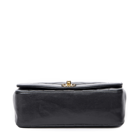 Chanel Diana Flap - Picture 6 of 8